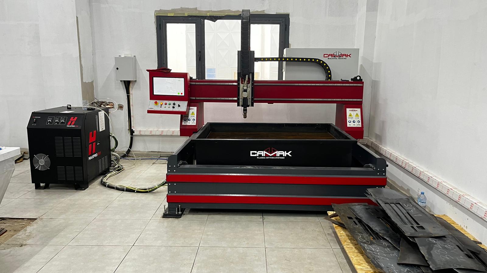 1,5x1 LABORATUVAR TİPİ Hypertherm m CNC Plazma Makinemiz